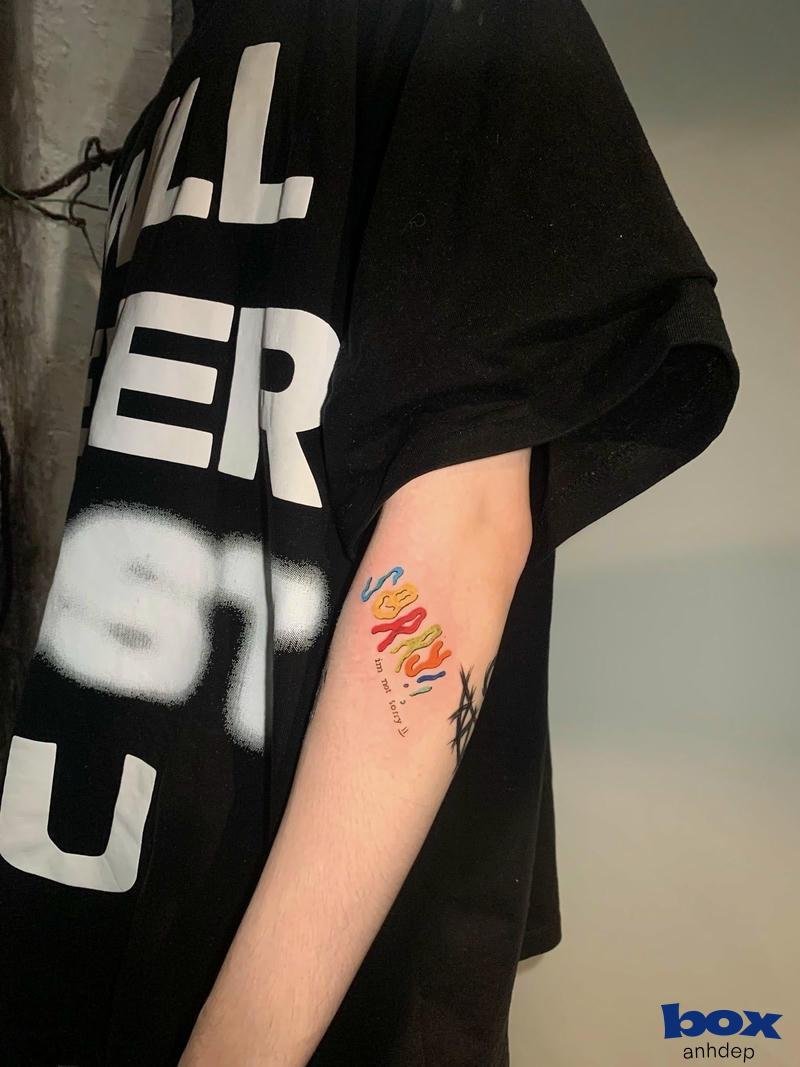 Hình xăm cánh tay nữ nhỏ xinh