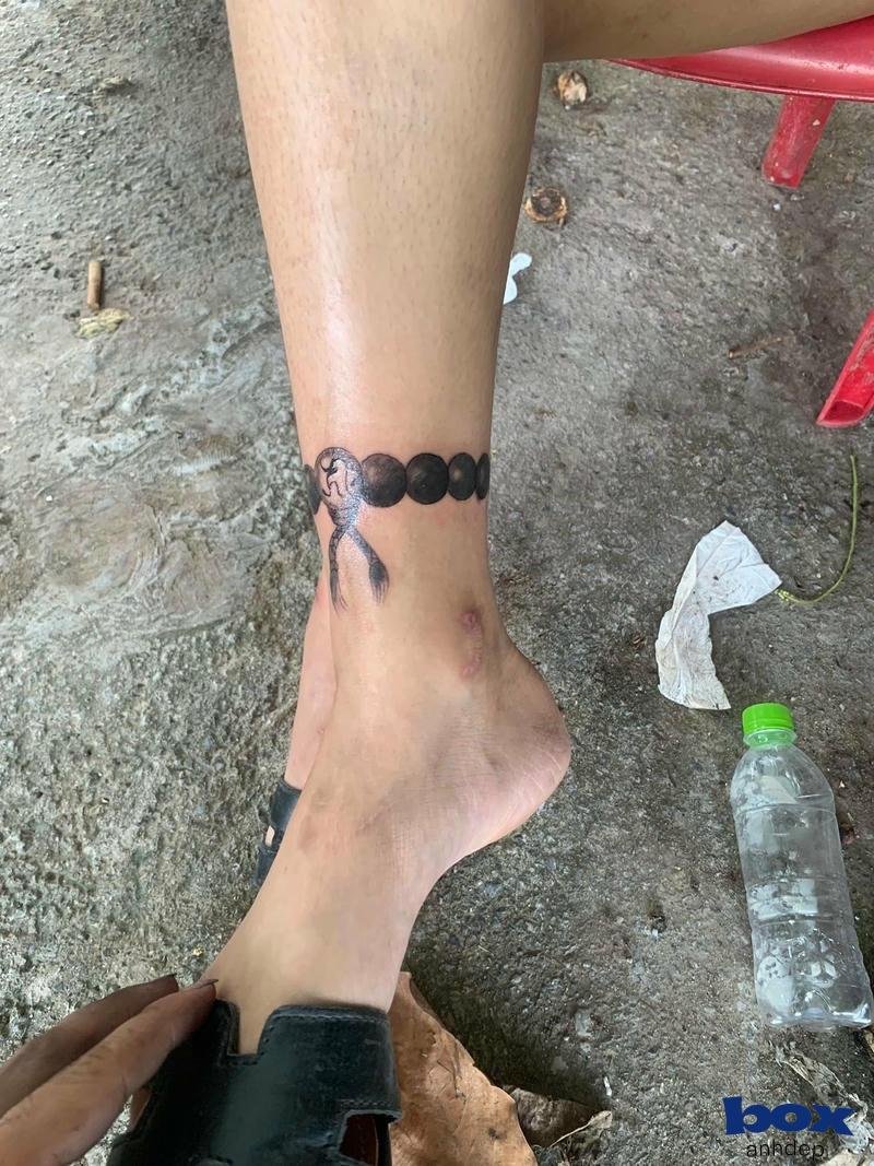 Hình xăm cổ chân cho nữ nhìn rất xinh