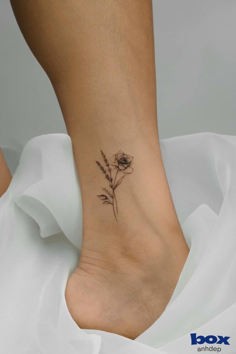 Hình xăm cổ chân cho nữ nhỏ mà cuốn