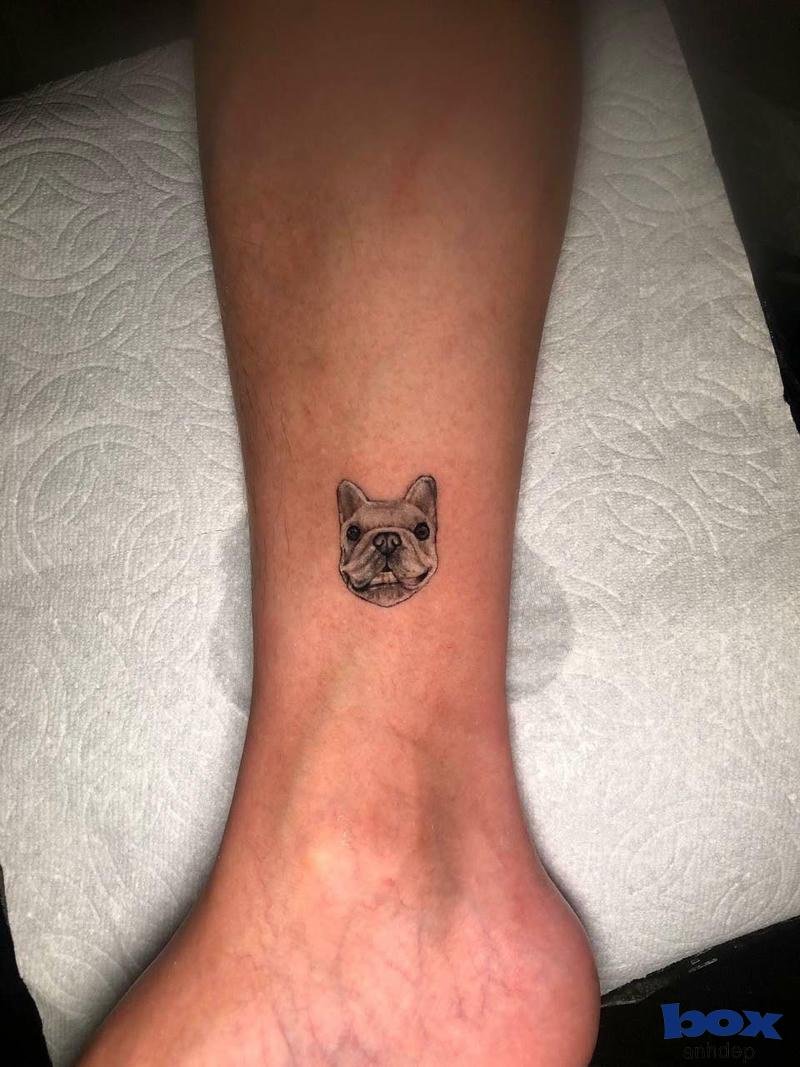 Hình xăm cổ chân nữ đơn giản