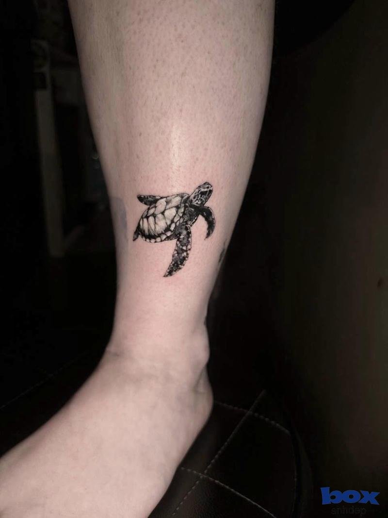 Hình xăm cổ chân nữ nhỏ nhắn