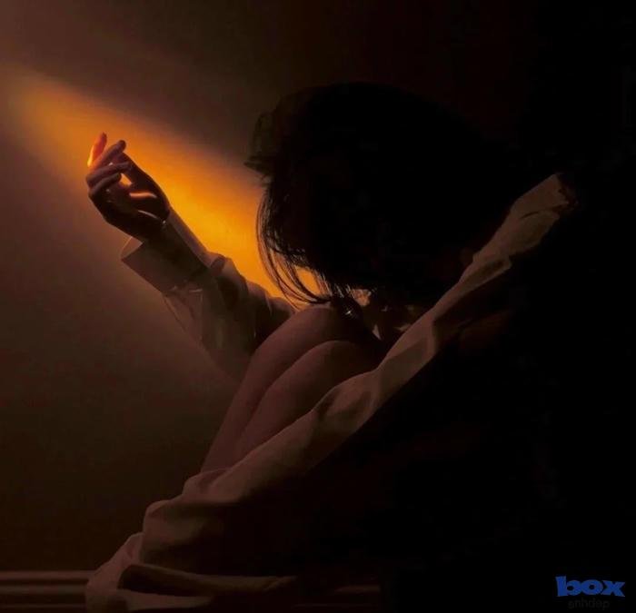 ảnh đại diện nữ thất tình