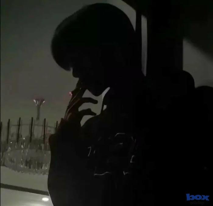 ảnh đại diện tâm trạng đen trắng