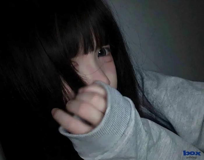 avatar buồn nữ màu tối