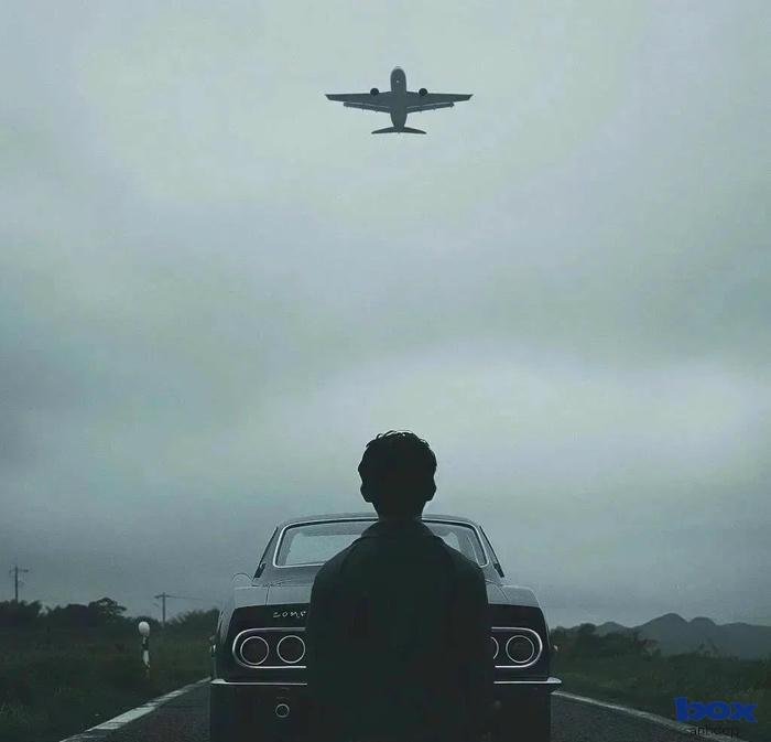 avatar buồn quay lưng đơn độc