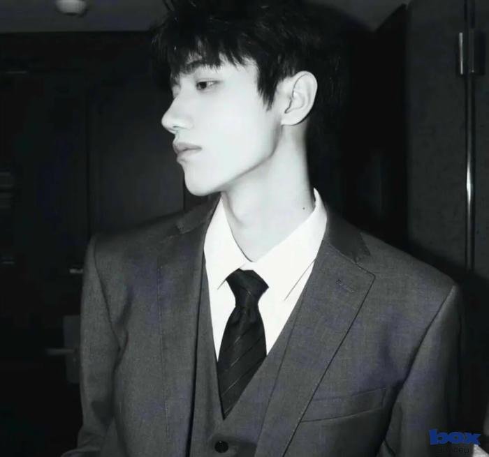 avatar trắng đen ngầu lôi cuốn