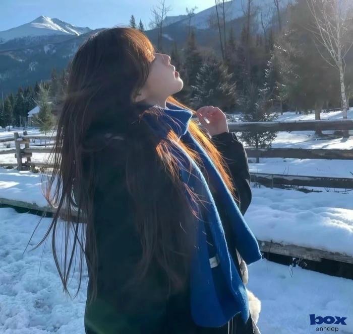 cô gái tỏa sáng lung linh