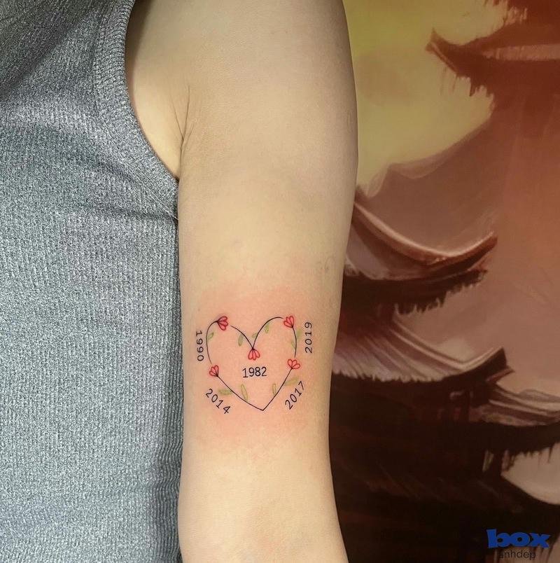 hình xăm bắp tay nữ trái tim