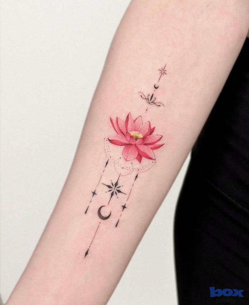 hình xăm bông hoa ở tay