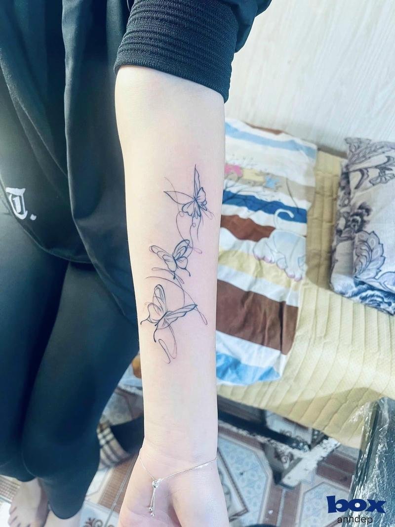 hình xăm cánh tay nữ thu hút