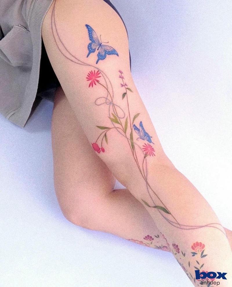 hình xăm chân nữ hoa màu