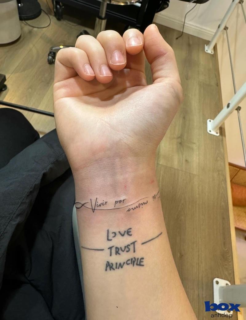 hình xăm cổ tay nam full hd