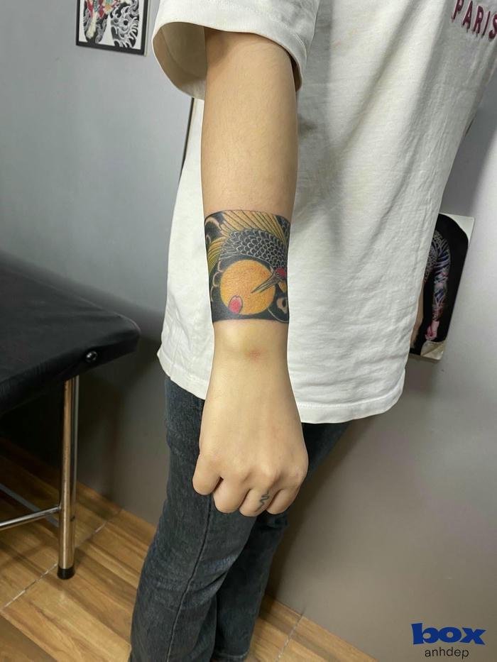 hình xăm cổ tay nam full hd