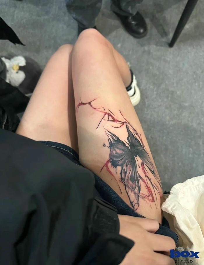 hình xăm đùi nữ hd