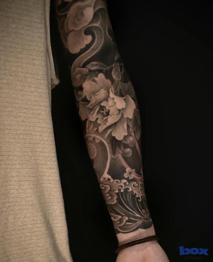 hình xăm hoa mẫu đơn cho nam không màu