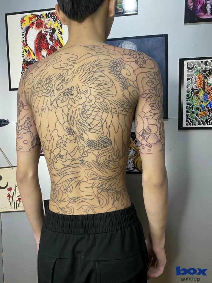 hình xăm lưng nam mảnh