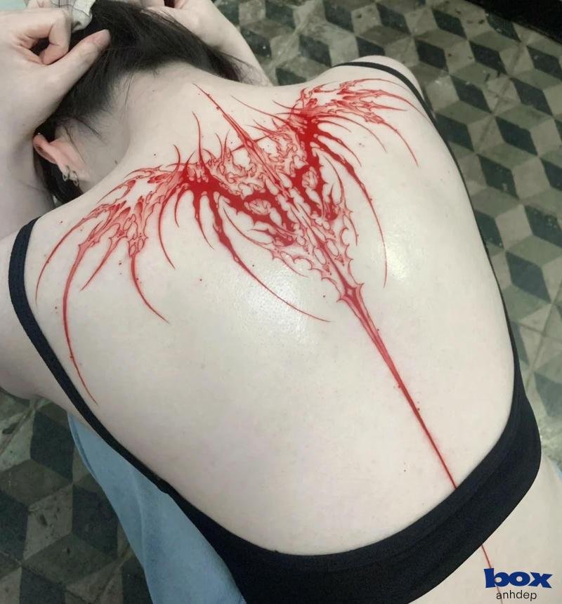 hình xăm lưng nữ quỷ