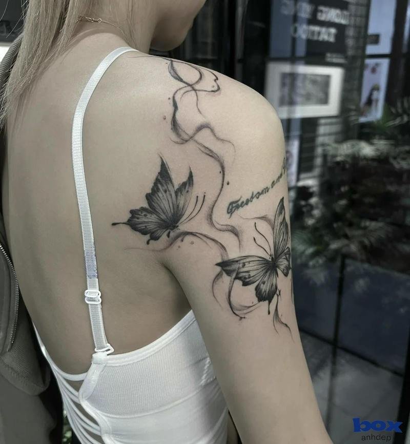 hình xăm vai nữ hút duyê