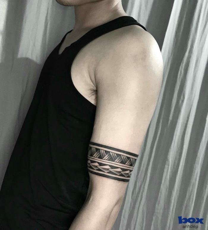 hình xăm vòng tay nam đường viền