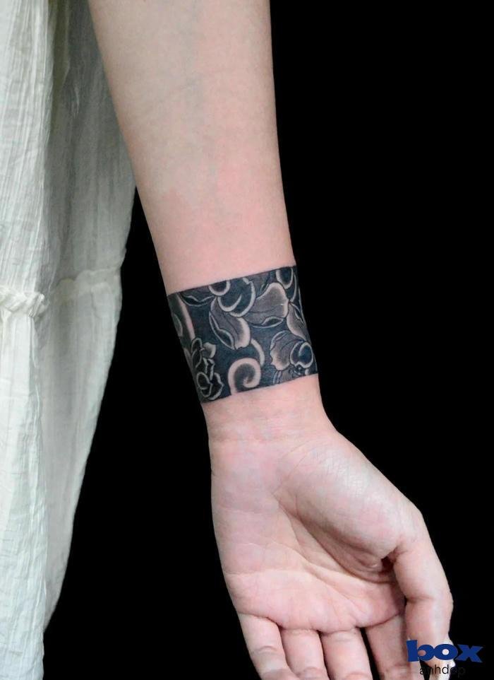 50+ Hình xăm vòng tay nam đẹp, ý nghĩa, độc đáo nhất