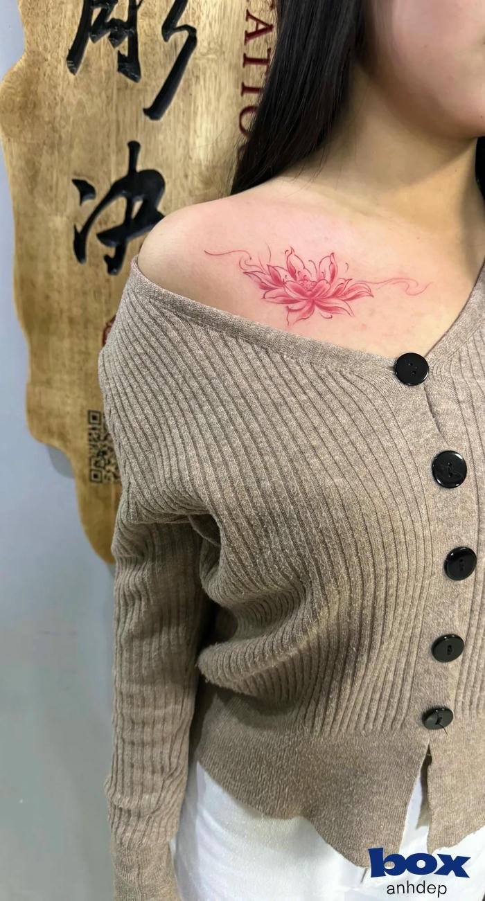 những hình xăm quyến rũ cho nữ hoa sen