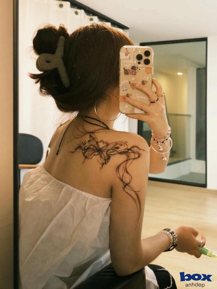 những hình xăm quyến rũ cho nữ sau vai