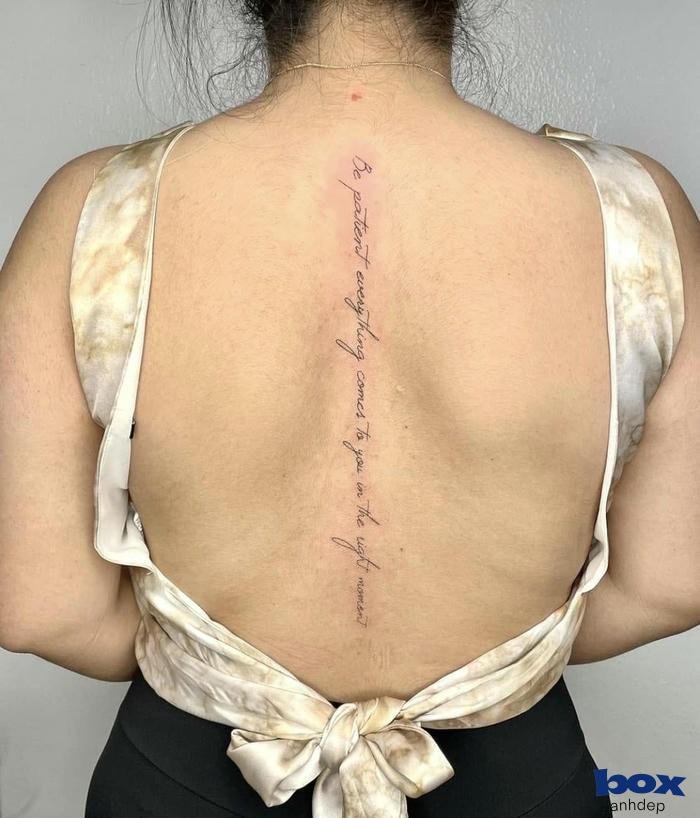 xăm dọc sống lưng